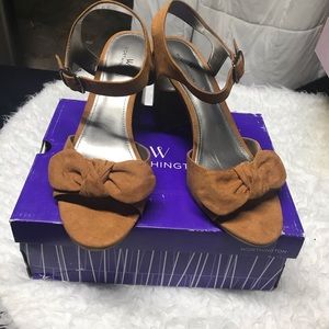 Women’s heels size 10